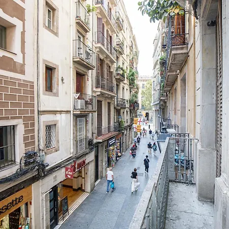 Beautiful Trendy Spacious Very Location Apartment Barcelona