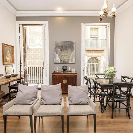 Beautiful Trendy Spacious Very Location *